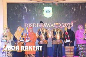 Disdik Award 2023 merupakan kegiatan malam penganugerahan kepada sekolah, tenaga pendidik dan kependidikan di Kabupaten Bondowoso.