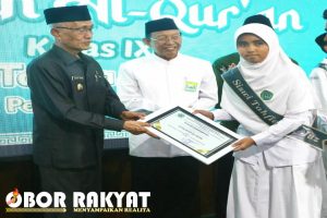 Hadiri Munaqosah Dan Wisuda Tahfiz Al Qur’an MTs At Taqwa Bondowoso, Ini Pesan Bupati Salwa Arifin