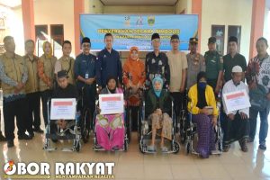 Bupati Bondowoso, Menyerahkan Bantuan Asensi Aksesibilitas Bagi Penyandang Disabilitas