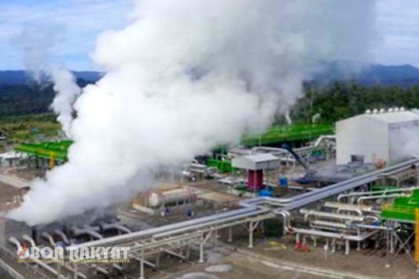 Pemerintah terus mendorong pengembangan pembangkit listrik berbasis energi baru terbarukan, terutama panas bumi, untuk menggantikan peran pembangkit listrik tenaga uap (PLTU) batu bara sebagai backbone kelistrikan nasional.