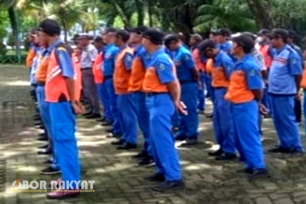Dinas Perhubungan (Dishub) Kabupaten Banyuwangi, Jawa Timur, memberikan imbauan kepada seluruh juru parkir (jukir) resmi, untuk tidak memungut uang dari masyarakat yang melakukan parkir kendaraannya.