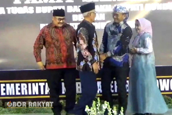 Masa akhir jabatan Bupati Salwa Arifin dan Wakil Bupati Irwan Bachtiar Rahmat telah selesai sejak 24 September 2023, lalu.