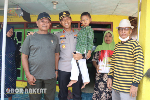 Pasuruan, Obor Rakyat - Kapolres Pasuruan, AKBP Bayu Pratama Gubunagi melaksanakan kegiatan Jum'at Curhat yang sangat mengesankan. Dengan penuh dedikasi dan empati.