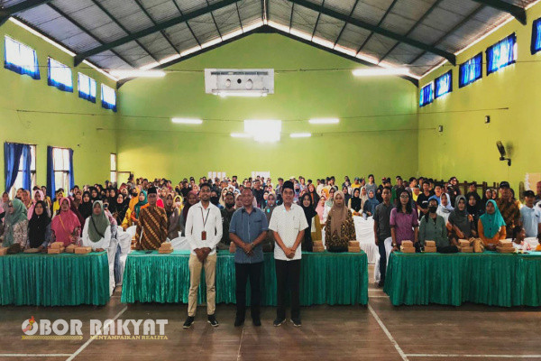 Situbondo, Obor Rakyat - Zulfikar Arse Sadikin, anggota DPR RI Dapil III JawaTimur dari Fraksi Golkar, yang melingkupi Kabupaten Banyuwangi, Situbondo, dan Bondowoso, kembali menggelar Sosialisasi Partisipasi Edukasi Publik (PEP) dengan Tema 'QRIS dan GNTT', Selasa (17/10/2023).