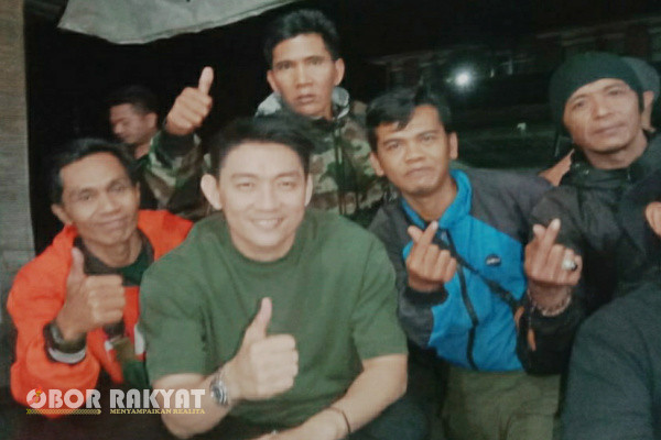 Bondowoso, Obor Rakyat - Vokalis band Seventeen, Riefian Fajarsyah, atau yang lebih akrab di sapa Ifan, mengaku jika penampilannya di Bondowoso kali ini, dianggapnya sebagai iven manggung sambil liburan.