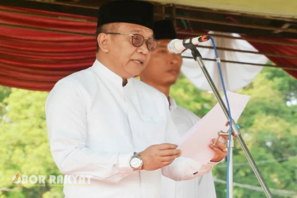 Bondowoso, Obor Rakyat - Bertempat di Paseban Alun-alun Raden Bagus Asra (RBA) Ki Ronggo, Pemerintah Kabupaten (Pemkab) Bondowoso menyelenggarakan apel peringatan Hari Santri Nasional tahun 2023.