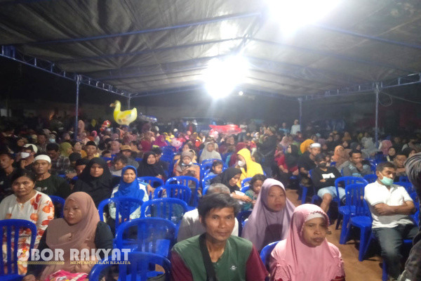 Banyuwangi, Obor Rakyat - Pimpinan Dewan Perwakilan Rakyat Daerah (DPRD) Kabupaten Banyuwangi, Michael Edy Hariyanto berkomitmen untuk menyerap aspirasi masyarakat, terkait berbagai persoalan yang terjadi di Daerah Pemilihan (Dapil) nya.
