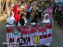Paguyuban Marching Band Al Azka MI Miftahul Huda, Dinilai Harumkan Nama Pondoknongko Banyuwangi