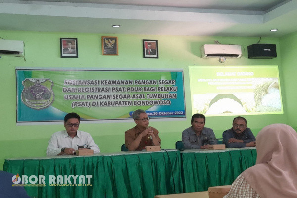 Bondowoso, Obor Rakyat - Dalam rangka mendukung pengawasan Pangan Segar Asal Tumbuhan Produksi Dalam Negeri Usaha Kecil (PSAT-PDUK), Dinas Pertanian dan Ketahanan Pangan (DPKP) Kabupaten Bondowoso melakukan sosialisasi Registrasi.