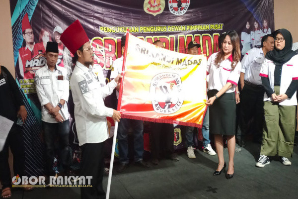 Surabaya, Obor Rakyat - Secara sah terpilih menjadi DPP Srikandi Madura Asli (Madas), Florencia Alluna langsung tancap gas. Ia akan segera bergerak cepat realisasikan program program kerja Srikandi Madas yang sudah disusun.