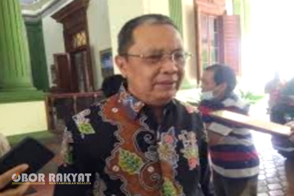 Bondowoso, Obor Rakyat - Ketua DPRD kabupaten Bondowoso, Achmat Dhafir, mengaku prihatin atas adanya Operasi Tangkap Tangan (OTT), yang justru oknum yang terjaring bagian dari Aparat Penegak Hukum (APH).