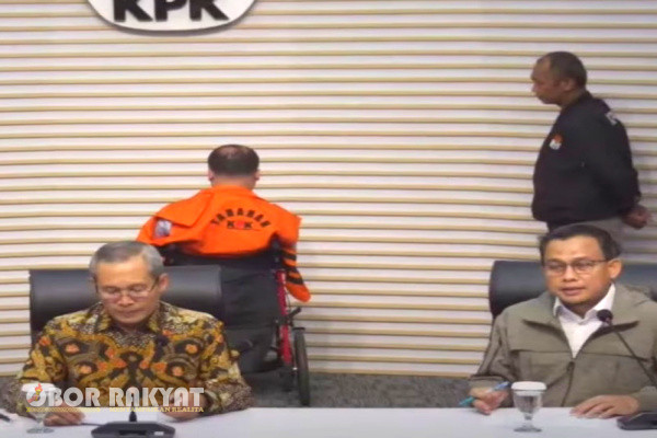 Jakarta, Obor Rakyat - Komisi Pemberantasan Korupsi (KPK) resmi menahan 1 tersangka kasus dugaan korupsi yang menyeret mantan Wakil Menteri Hukum dan HAM Edward Omar Sharif Hiariej atau Eddy Hiariej.