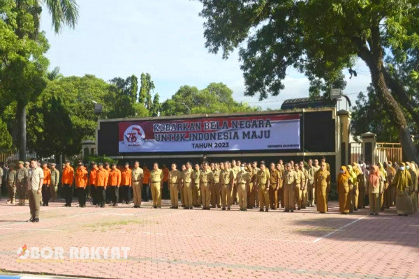 Bondowoso, Obor Rakyat - Bertempat di halaman kantor Sekretariat Daerah (Setda), Pemerintah Kabupaten Pemkab Bondowoso menggelar upacara peringatan Hari Bela Negara ke-75 tahun, Selasa (19/12/2023).