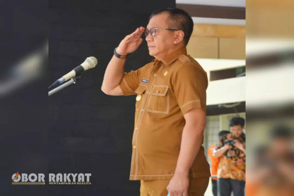 Bondowoso, Obor Rakyat - Bertempat di halaman kantor Sekretariat Daerah (Setda), Pemerintah Kabupaten Pemkab Bondowoso menggelar upacara peringatan Hari Bela Negara ke-75 tahun, Selasa (19/12/2023).