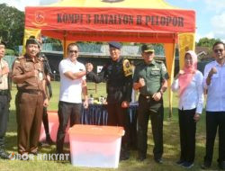 Pemkab Bondowoso Serahkan Bantuan Alat Selam Pada Subden 3 Den B Pelopor, Satbrimob Polda Jatim