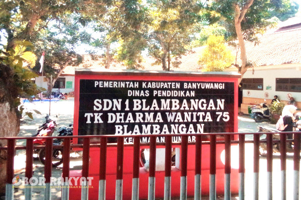 Banyuwangi, Obor Rakyat - Upaya meningkatkan interaksi positif dan lingkungan belajar yang lebih inklusif, SD Negeri 1 Blambangan, Kecamatan Muncar, Kabupaten Banyuwangi, telah menerapkan prinsip P5 (Punctuality, Politeness, Professionalism, Preparation, Participation) untuk siswa-siswi dengan mengucapkan salam kepada para guru setiap kali memasuki gerbang sekolah.