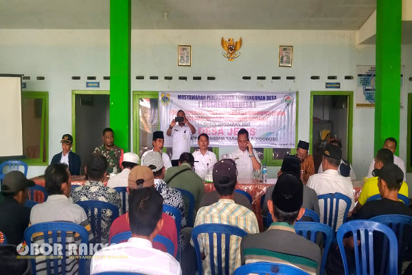 Bondowoso, Obor Rakyat - Kepala Desa (Kades) Jetis, Kecamatan Curahdami, Kabupaten Bondowoso, Saibudin Hakim, mengaku bahwa semenjak dua tahun dirinya menjabat belum pernah ada program yang melalui usulan Musyawarah Rencana Pembangunan Desa (Musrenbangdes) terealisasi.