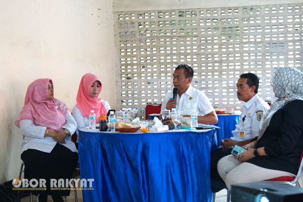 Bondowoso, Obor Rakyat – Pemerintah Kabupaten (Pemkab) Bondowoso, Jawa Timur menggelar Rakor Tim Pengendalian Inflasi Daerah (TPID), Rabu (10/1/2024), di gudang Bulog Bondowoso.