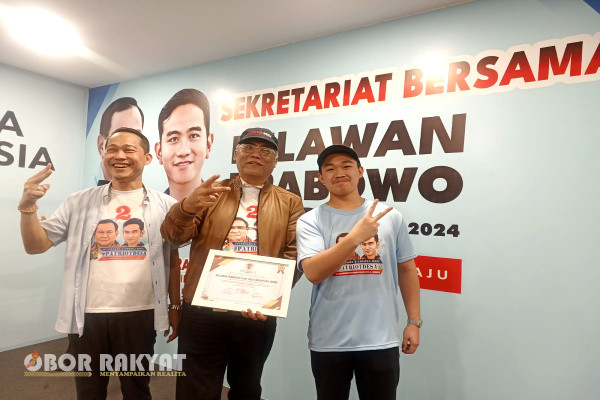 Jember, Obor Rakyat – Gubernur Jawa Timur, Khofifah Indar Parawansa telah resmi menyatakan dukungan kepada Capres-Cawapres Prabowo Subianto-Gibran Rakabuming Raka dalam Pilpres yang akan digelar 14 Februari 2024 yang akan datang.