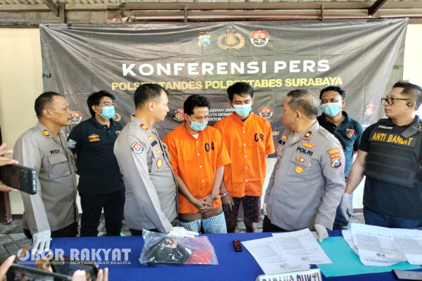 Surabaya, Obor Rakyat - Polsek Tandes, Polrestabes Surabaya, melalui unit Reskrim berhasil mengungkap aksi Pencurian Kendaraan Bermotor (Curanmor). Aksi pelaku bermodus "lawas" itu tidak butuh lama dalam pengungkapan.