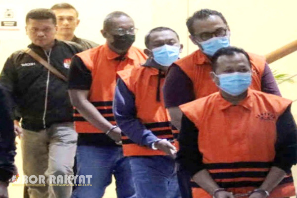 Jakarta, Obor Rakyat - Komisi Pemberantasan Korupsi (KPK) akan segera menyidangkan dua orang tersangka penyuap mantan Kepala Kejaksaan Negeri (Kajari) Bondowoso, Puji Triasmoro di Pengadilan Tindak Pidana Korupsi (Tipikor) di Surabaya.