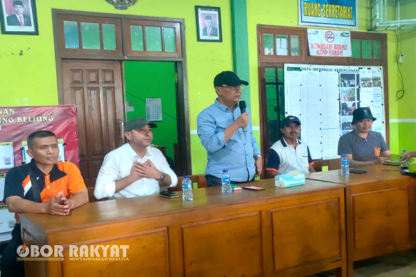 Bondowoso, Obor Rakyat - Ketua Dewan Perwakilan Rakyat Daerah (DPRD) Kabupaten Bondowoso, Achmad Dhafir, buka pintu bagi eksekutif untuk mengajukan dan menggunakan anggaran belanja tidak terduga dalam penanganan percepatan pemulihan pasca bencana bagi warga terdampak angin puting beliung di dua desa wilayah kecamatan Prajekan, yakni Desa Walidono dengan Cangkring.