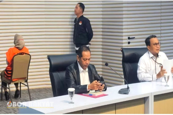 Jakarta, Obor Rakyat – Komisi Pemberantasan Korupsi (KPK) menduga uang hasil pemotongan dan penerimaan dari dana insentif kepada ASN Badan Pelayanan Pajak Daerah (BPPD) Kabupaten Sidoarjo salah satunya untuk kebutuhan Bupati Sidoarjo, Ahmad Muhdlor Ali.