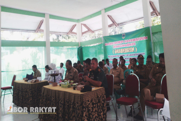 Bondowoso, Obor Rakyat - Pelaksanaan Musrenbang tingkat Kecamatan di Kabupaten Bondowoso digelar di ruang aula kantor Badan Perencanaan Pembangunan Penelitian Dan Pengembangan Daerah (BP4D), Selasa (6/2/2024).