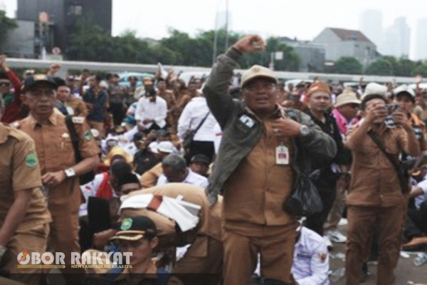Jakarta, Obor Rakyat - Tuntutan Kepala Desa (Kades) beberapa hari terakhir di gedung Dewan Perwakilan Rakyat (DPR) akhirnya dikabulkan.