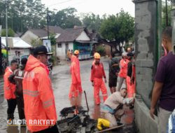 Sebabkan Banjir, Pj Bupati Bondowoso Perintahkan Bongkar Plat Beton Penutup Drainase di Dusun Dumas Barat