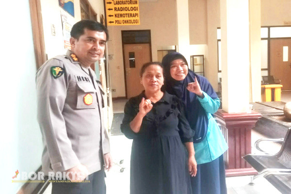 Bondowoso, Obor Rakyat - RS Bhayangkara Bondowoso, Biddokkes Polda Jatim, merupakan salah satu Rumah Sakit yang menampung warga untuk pemeriksaan, pengobatan, dan penanganan penyakit yang dikeluhkan masyarakat.