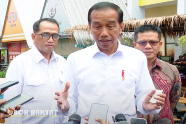 Jakarta, Obor Rakyat - Presiden Republik Indonesia, Joko Widodo (Jokowi) menghimbau agar tidak hanya berteriak curang terkait Pemilihan Presiden (Pilpres) di tahun 2024 ini.