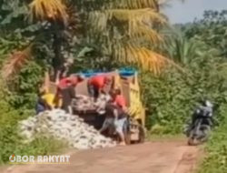 Caleg Gagal di Banyuwangi, Bantuan Paving Block Diambil Lagi