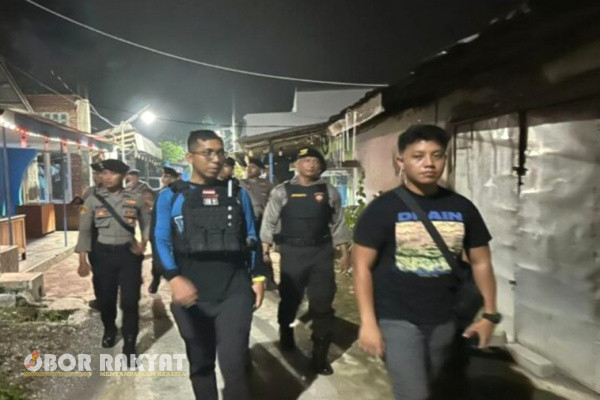 Situbondo, Obor Rakyat - Arena perjudian di eks lokalisasi Gunung Sampan (GS), Desa Kotakan, Kecamatan Situbondo, Kabupaten Situbondo, digrebek aparat Kepolisian Resot (Polres) setempat.