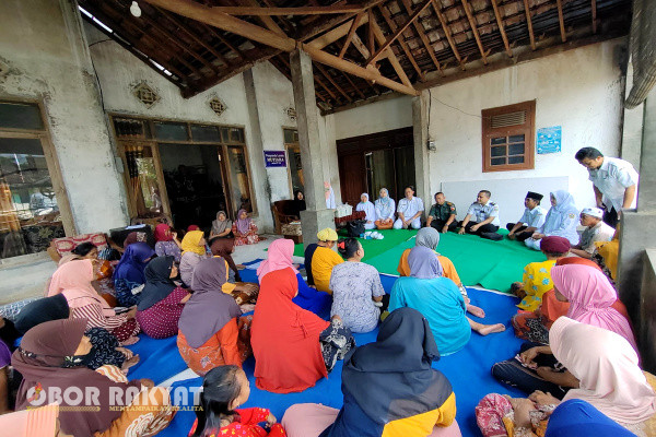 Bondowoso, Obor Rakyat - Meningkatnya kasus Demam Berdarah Dengue (DBD) di kabupaten Bondowoso, Provinsi Jawa Timur, di awal tahun 2024 ini tampaknya harus mendapatkan perhatian penuh dari pemerintah daerah beserta dinas terkait. Pasalnya, semakin hari semakin banyak kasus kejadian DBD dan yang dirawat di fasilitas kesehatan (Faskes).
