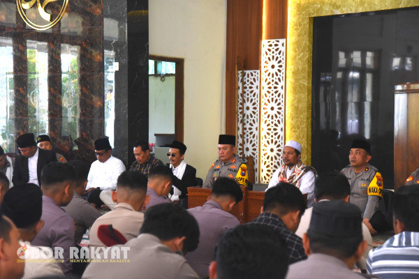 Bondowoso, Obor Rakyat - Di dalam menjaga Keimanan dan ketaqwaan serta keberkahan di bulan suci Ramadhan 1445 H /2024 M, Polres Bondowoso melaksanakan kegiatan Bihrohtal dan tadarus.