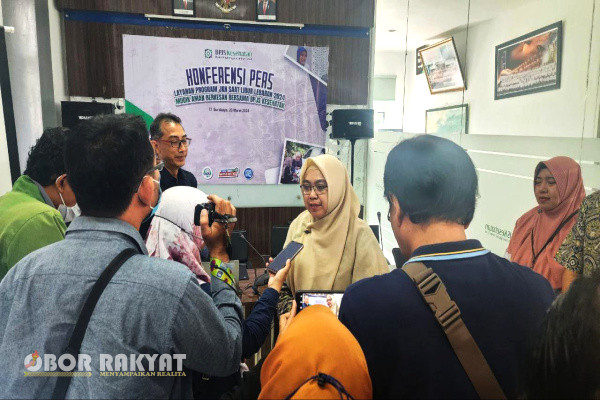 Surabaya, Obor Rakyat – Bagi pengguna Badan Penyelenggara Jaminan Sosial (BPJS) Kesehatan, di Cabang Surabaya, tak perlu khawatir saat libur lebaran. Pasalnya, tetap melakukan pelayanan seperti biasanya.
