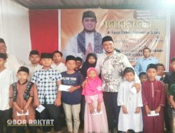 Hadiri Safari Ramadhan di Kelurahan Sekarputih, Calon Bupati Bondowoso, H Fauzi Berikan Santunan Kepada Puluhan Anak Yatim dan Dhuafa