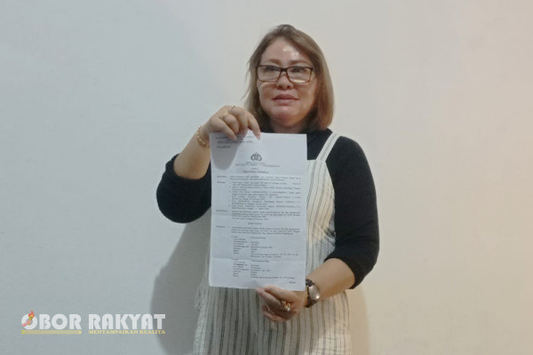 Surabaya, Obor Rakyat - Merasa kasus yang di laporkan ke Ditreskrimum Polda Jatim tak dilanjut, Suhartini Sumitro (56) warga Perum Central Park Regency, Ketintang, Surabaya, pertanyakan kinerja penyidik.