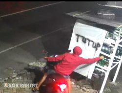 Terekam CCTV, Seorang Pemuda Curi Bensin Eceran di Bondowoso, Malah Kena Prank Pemilik Kios
