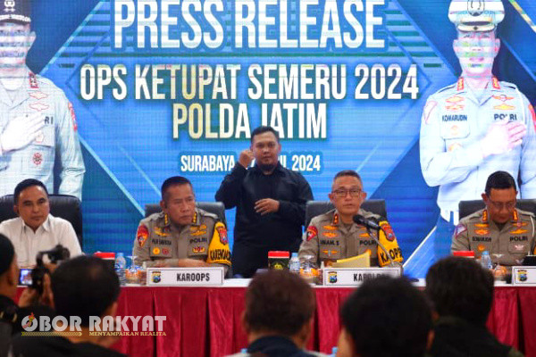 Surabaya, Obor Rakyat - Operasi Ketupat Semeru 2024 yang digelar oleh Kepolisian Daerah Jawa Timur (Polda Jatim) bersama seluruh Polres yang ada di jajarannya telah berkahir pada Selasa 16 April 2024 pukul 24:00 WIB.