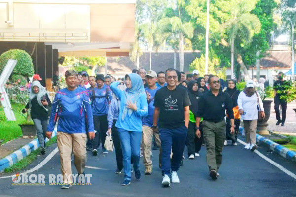 Bondowoso, Obor Rakyat - Satuan Polisi Praja (Satpol PP) Kabupaten Bondowoso terus berkomitmen untuk menekan peredaran rokok ilegal melalui berbagai macam kegiatan.