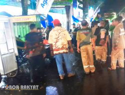 Ditinggal Usai Berjualan, Lapak PKL di Jalan Teuku Umar Bondowoso Ditertibkan Satpol PP