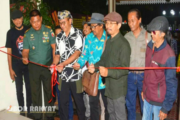Bondowoso, Obor Rakyat - Pemerintah Kabupaten (Pemkab) Bondowoso menyelenggarakan Pameran Seni Rupa.