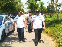 Pj Bupati Bondowoso Tinjau Ruas Jalan Rusak dan RTLH