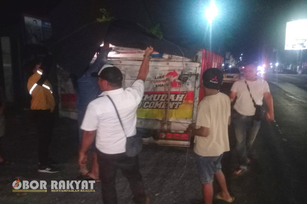 Situbondo, Obor Rakyat - Kepolisian Resort (Polres) Situbondo Polda Jatim menggagalkan penyelundupakan 8 ton 9 Kwintal pupuk bersubsidi jenis NPK Phonska.