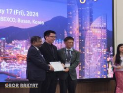 The Best, Dokter RSUD Besuki Raih Penghargaan Prestisius Pada Kongres AOFOG 2024 di Korea Selatan