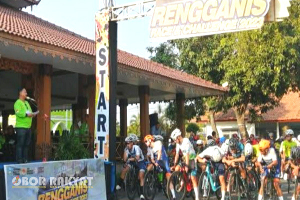 Situbondo, Obor Rakyat - Ratusan pembalap nasional berlaga di Tour de Rengganis Situbondo 2024.