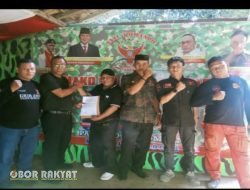 Ketua DPC Grib Jaya Bogor, Serahkan SK Kepada Ketua PAC Caringin
