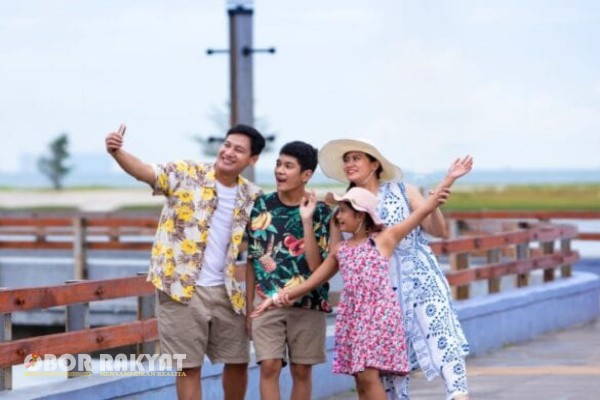 Jakarta, Obor Rakyat - 22 Juni 2024, Momen liburan sekolah adalah momen yang dinantikan oleh anak-anak dan juga para orang tua. Ancol Taman Impian akan turut memeriahkan dengan menghadirkan banyak keajaiban di momen ini yang bisa dinikmati oleh semua anggota keluarga.